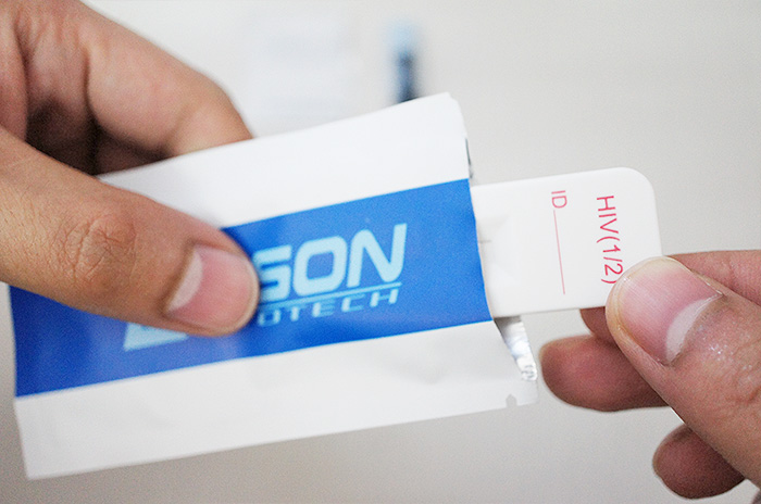 テストカードを開封します